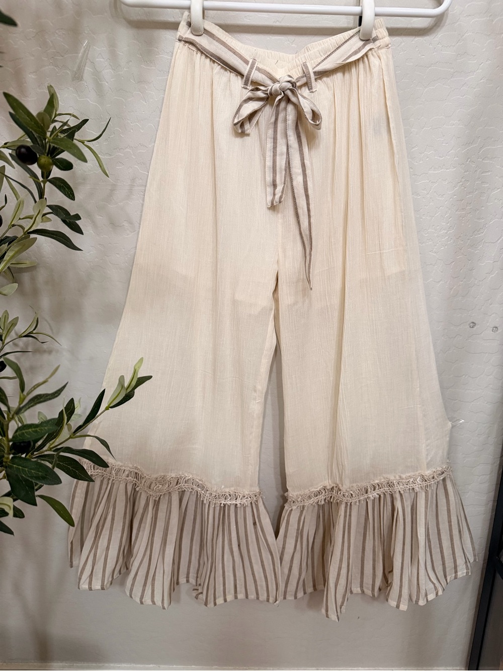 NWT POL Cream Boho Tiered Ruffle Pants - Picture 5 of 10